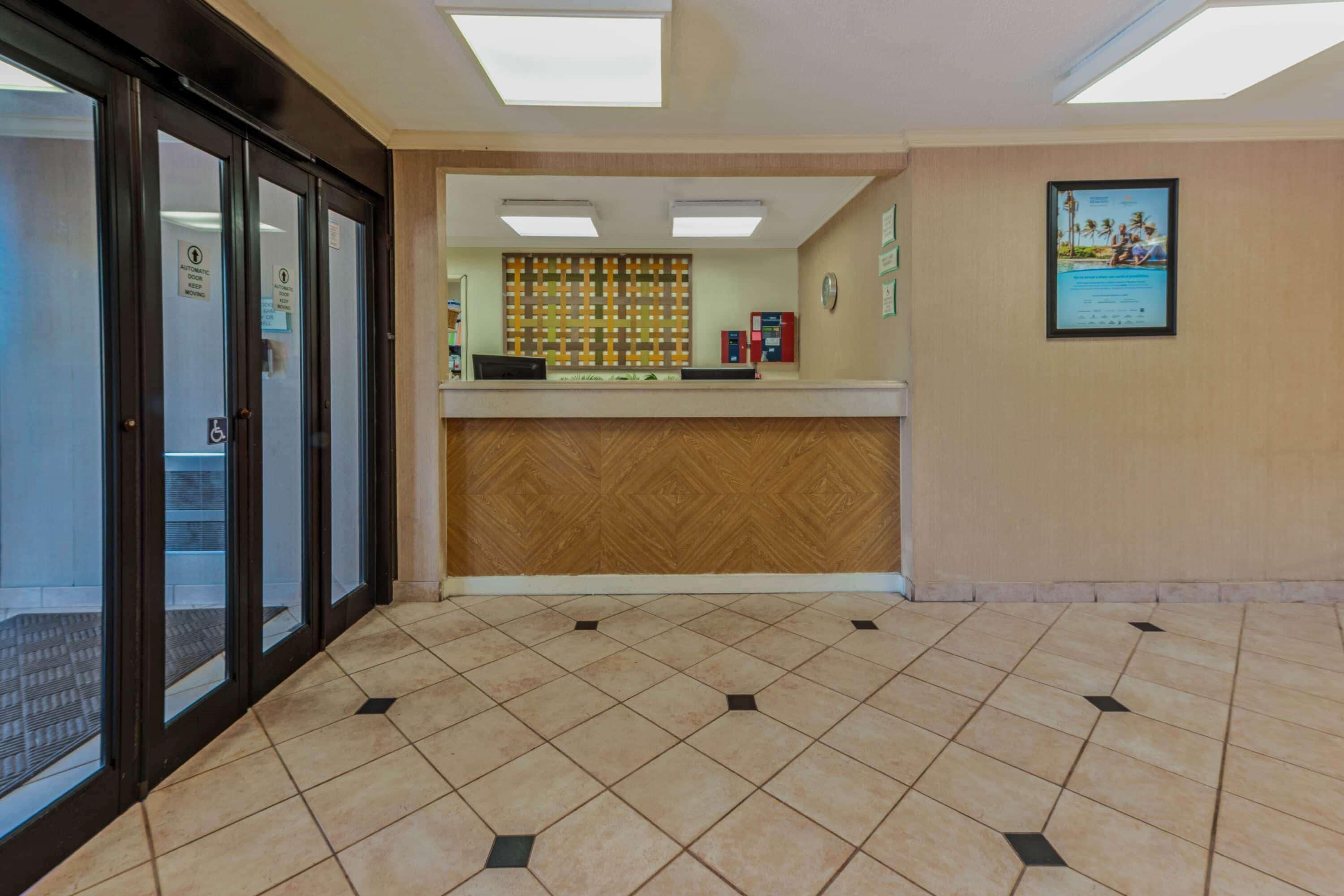 Hotel La Quinta By Wyndham Tampa Brandon West à Heartland Extérieur photo