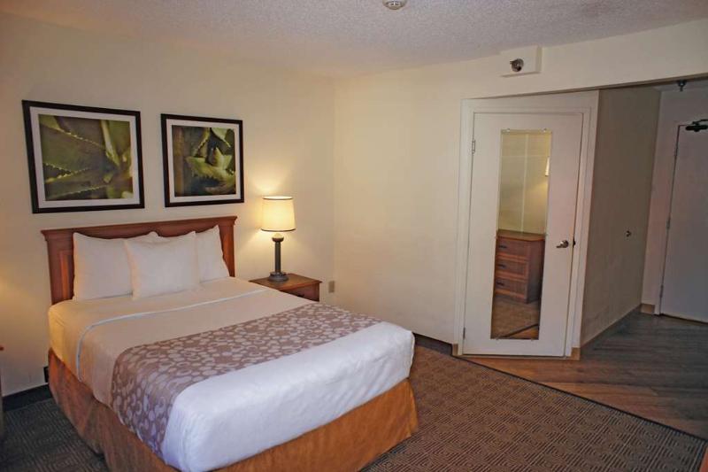 Hotel La Quinta By Wyndham Tampa Brandon West à Heartland Extérieur photo
